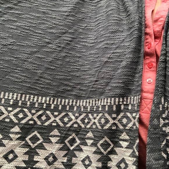 Shawl wrap open front with fringe NEWb - Picture 2 of 3